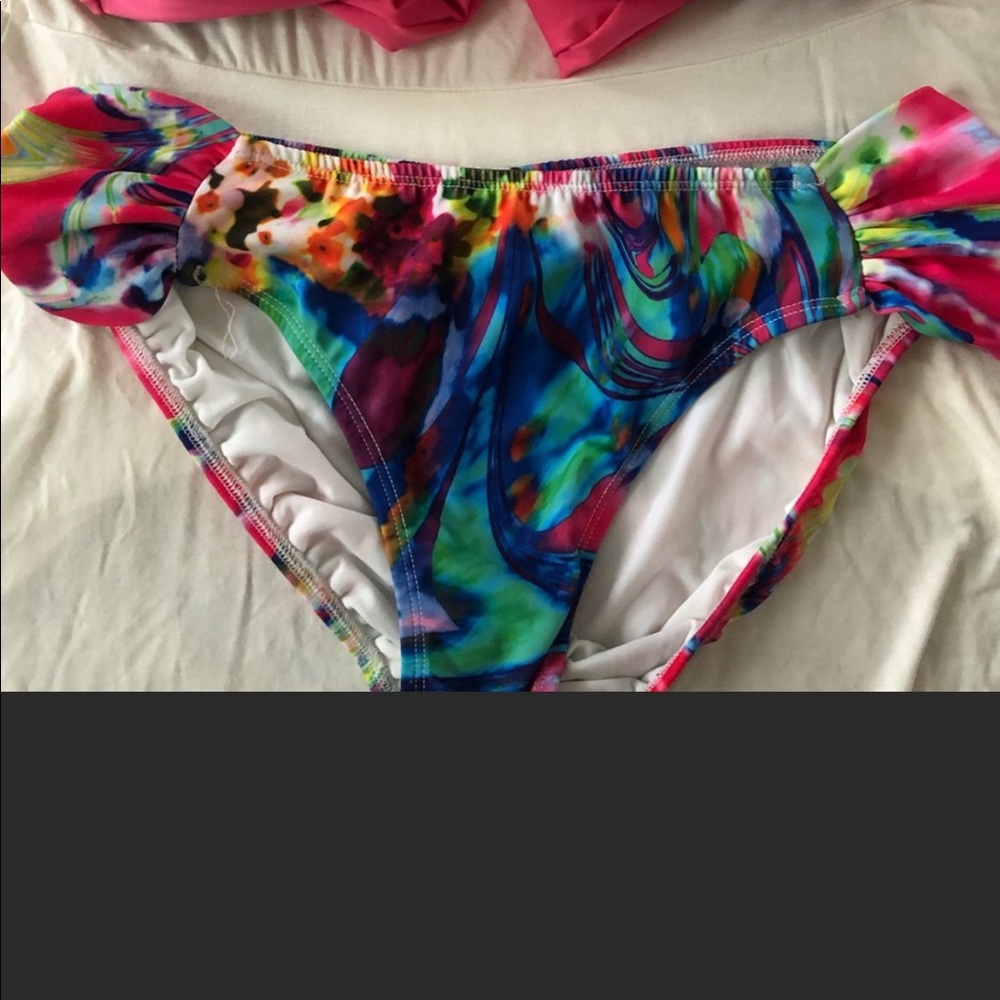 Tara Grinna Multicolor bottom
